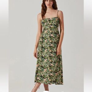 ASTR The Label | OPEN BACK FLORAL MIDI DRESS